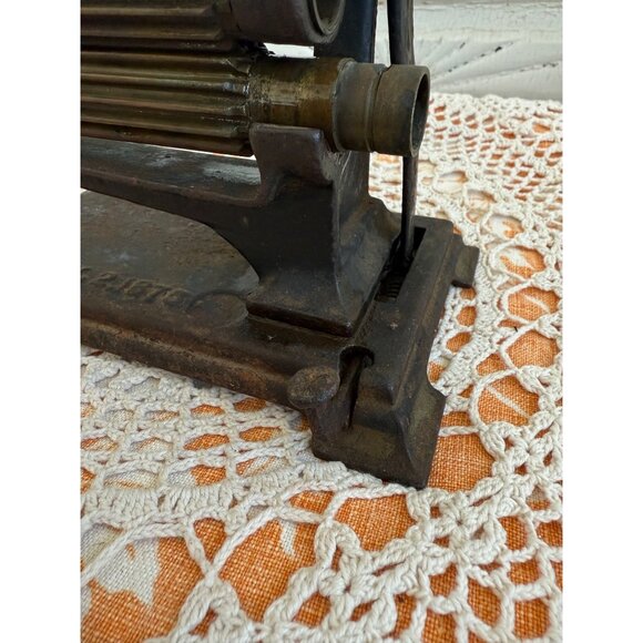 Antique 1800s' Eagle Hand Crank Fluting Iron Pleating Press Primitive - Picture 5 of 13